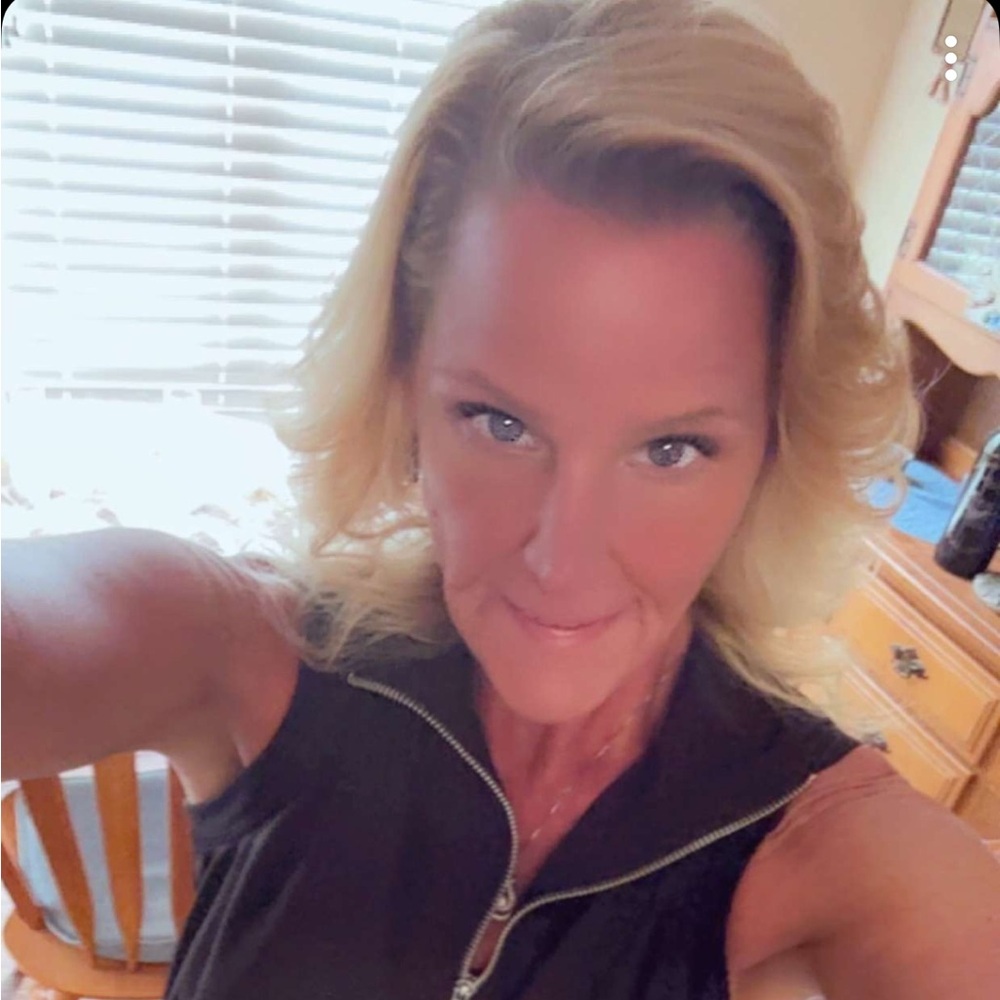 Meet your Posher, Leslie